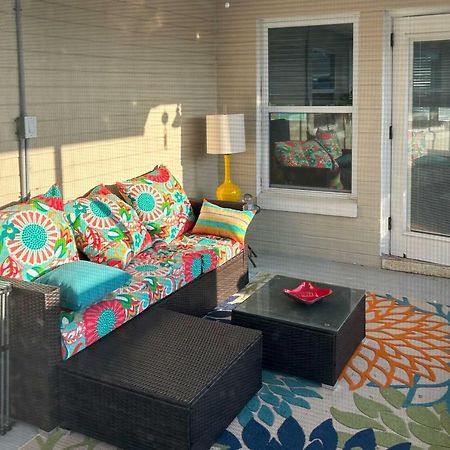 Bright Bungalow With Porch Walk To Ormond Beach! Eksteriør bilde